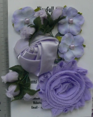 LAVANDA PERWINKLE Tela Organza Satinado - 5 Flores y 6 Brotes Paquete 15-60mm M3 A NJC Foto 1 de 3