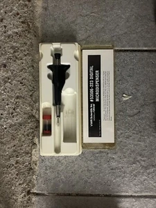 VWR Scientific 10-1000ul Adjustable Volume Pipette Cat No. 53506-223 - Picture 1 of 1