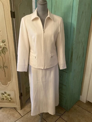 CHAQUETA NORTON MCNAUGHTON, COLOR CREMA CREMALLERA CON MAXI FALDA LÍNEA A, 6 Foto 1 de 4