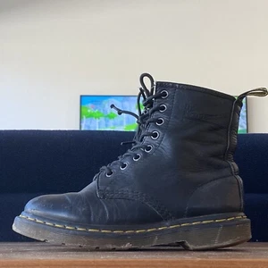 Dr. Martens Women's 1460 Y Black Lace Up Combat Boots Sz 6 - Picture 1 of 9