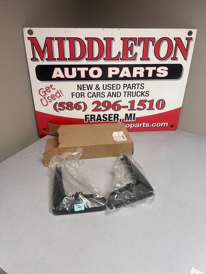 2013 - 2018 TOYOTA AVALON REAR SPLASH MUD GUARDS LEFT AND RIGHT SET Foto 1 de 4