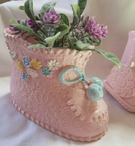 Vintage Napcoware Japan Kinderzimmer Pflanzgefäß rosa Baby Mädchen Bootie erhöhte Blumen 8574 - Bild 1 von 9