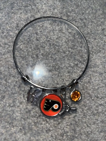 Philadelphia Flyers Bangle Bracelet NWOT Or Box Cover
