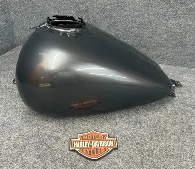 OEM HARLEY-DAVIDSON 08-23 Touring Road/Street Glide 6Gal. Fuel Tank — 第 1/4 张图片