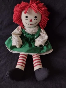 Vintage Raggedy Ann Puppe mit grünem Schürzenkleid Handarbeit 23 Zoll Sammlerpuppe - Bild 1 von 9
