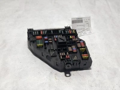 CAJA FUSIBLES MOTOR MALETERO MONTADO 13-19 BMW 528i 640i 8906 Foto 1 de 4