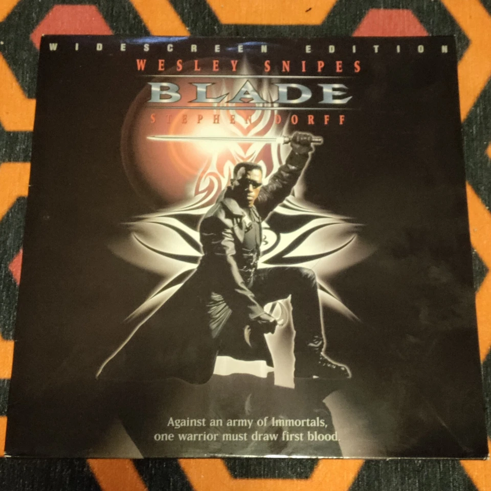 Blade Laserdisc Laser Disc LD Pioneer Wesley Snipes Widescreen 1998 Marvel - Image 1 of 1
