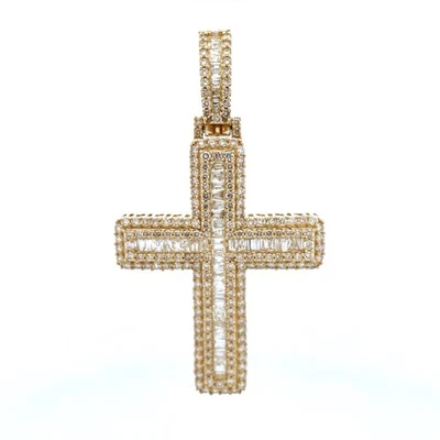 Кулон в виде креста из желтого золота 14 карат с круглыми бриллиантами H/VS 4,5 карата - Изображение 1 из 3