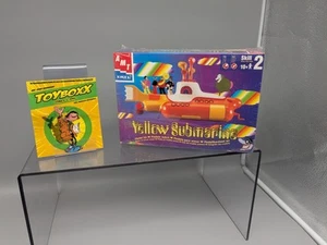 Yellow Submarine AMT Model Kit 30097 Model Kit 1999 F4 - Picture 1 of 3