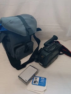 JVC GR-AX40E Compact VHS Camcorder Videomovie + Carry Bag (UNTESTED) - Picture 1 of 7