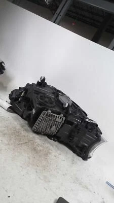 2018 BMW 740I Right Headlight Assembly White OEM 7536701 106K Miles Foto 1 de 4