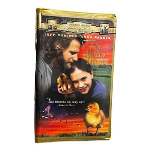 Fly Away Home (VHS, 1997, Closed Captioned Clam Shell Case) - Picture 1 of 2