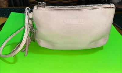 Винтажный Coach Legacy Кожаная посуда Мел Маленький Браслет Кисточка Висячий Ярлык - Изображение 1 из 4