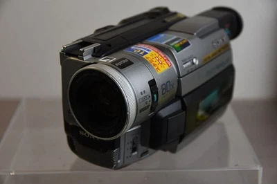 SONY DCR-TRV310 Digital Video Camera Recorder Handycam Digital 8 Night Shot - Image 1 of 4