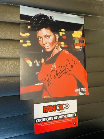Star Trek Lt. Uhura Nichelle Nichols autograph certified by Fanexpo With COA Cover
