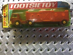 1970 Tootsie Toy Tractor Trailer 1976  Blisterpack