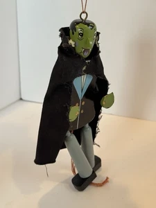 Vintage Wood Dracula Toy / Jumping Jack Puppet Pull String Halloween - Rare - Picture 1 of 12