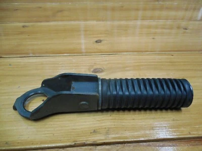 80-82 Honda CB900C REPOSAPIÉS CLAVIJA PASAJERO TRASERO DERECHO PERSONALIZADO 50715-461-770 Foto 1 de 4