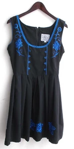 Damen Trachten Dirndl ärmellos schwarz m. Stickerei Gr. 38 v. Gaudi Leathers - Picture 1 of 2