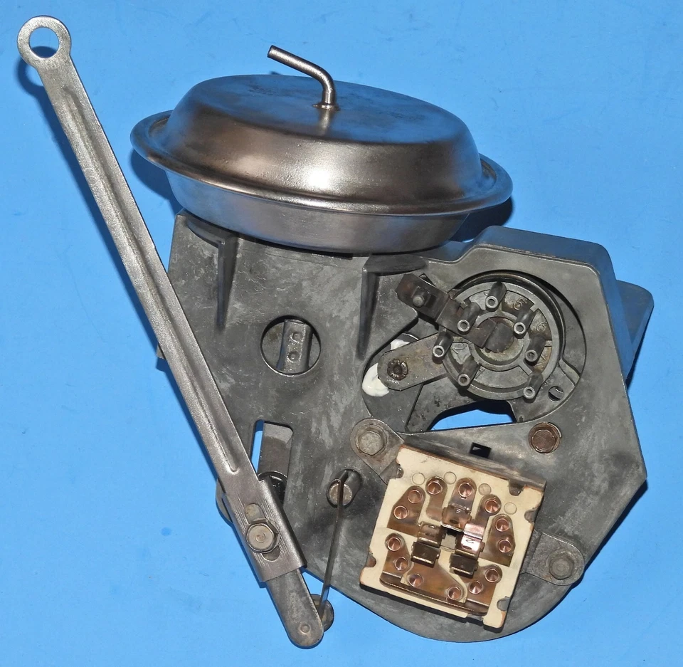 1967 Buick OEM A/C Power Servo Vacuum Control - Image 1 of 4