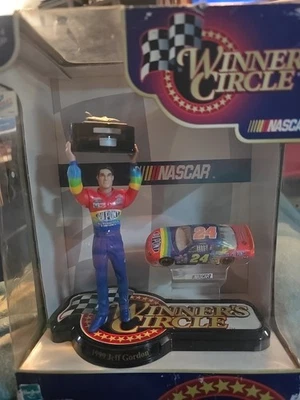 Jeff Gordon 1999 Winners Circle Foto 1 de 4