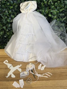 Vintage Barbie #947 Bride's Dream 1963-1965 Dress, Veil, Bouquet, Necklace, Etc - Picture 1 of 7