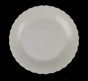 Mikasa Fine Bone China, White Silk Salad Plate, Scalloped Edge A7050 - Picture 1 of 4