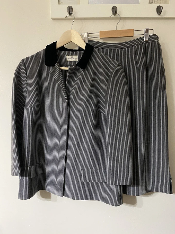 Vintage 1960’s Butte Knit Wool Grey Pinstriped Blazer Skirt Velvet Collar Set M - Image 1 of 4
