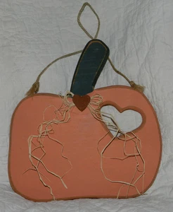 ¡LINDO COLGANTE DE PARED DE CALABAZA DE MADERA PRIMITIVA! ¡GRACIAS/CAÍDA! - Imagen 1 de 1