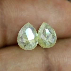 Coppia di pere 2,28 ct fantasia bianco sporco giallo non trattato terra naturale diamanti estratti - Foto 1 di 3