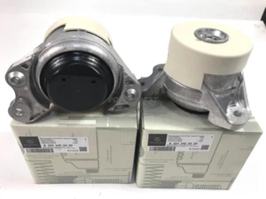 2532400800+900 2 pcs OEM Engine Motor Mounts for Mercedes C300 GLC200 GLC260 - Foto 1 di 2