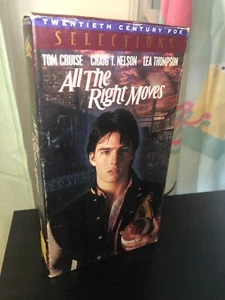All The Right Movers (VHS, 1995) - Tom Cruise, Craig T. Nelson, Lea Thompson - Foto 1 di 3
