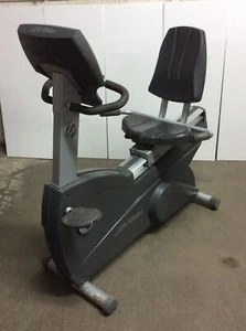 Life Fitness CLSR Integrity Recumbent Bike WORKING Cardio Gym Exercise Fitness - Picture 1 of 16