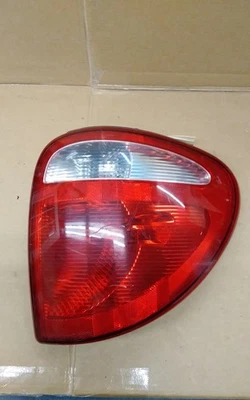 Dodge Caravan SXT 2005 conjunto de luces traseras del lado derecho del pasajero con bombillas Foto 1 de 4