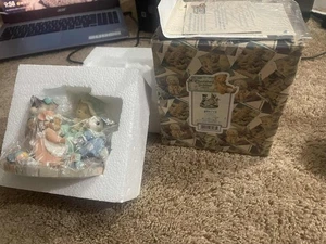 Neu im Karton Cherished Teddies Bär - # 666718 - Kreis der Liebe - Bär/Hase/Katze/Maus - Bild 1 von 1