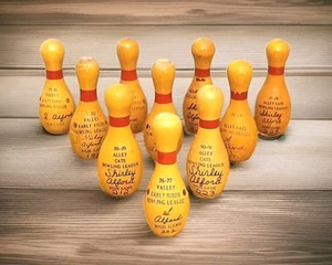 Vintage 4" Holz Mini Bowling Pins ~ Women's League Trophy Awards ~ 10er Set - Bild 1 von 12