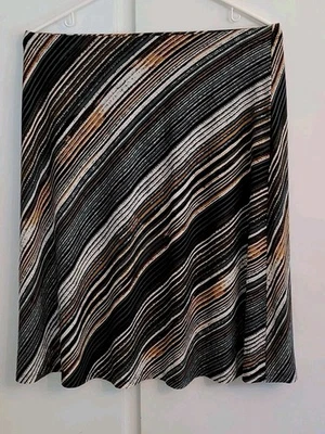 Preciosa falda elástica texturizada suave a rayas Dressbarn Roz & Ali nueva sin etiquetas talla pequeña Foto 1 de 4