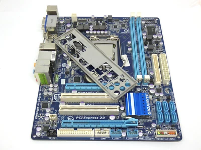 GIGABYTE GA-H55M-D2H socket 1156 con Intel CPU i5-650 SLBLK + IO Shield - Imagen 1 de 4
