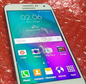 Original White Cracked Good LCD Screen Display for Samsung Galaxy E5 E500 - Picture 1 of 10