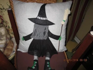 LARGE HALLOWEEN WITCH PILLOW--17" X 13"--#R1-9 - Picture 1 of 24