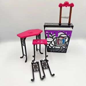 MONSTER HIGH Creepateria Sillas de Mesa Guillotina Bar Juego Muebles Lote - Imagen 1 de 6