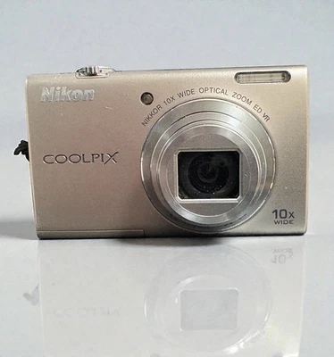 [AS IS] Nikon COOLPIX S6200 Silver 16.0MP 10x Optical Zoom  Digital Camera - Image 1 of 4
