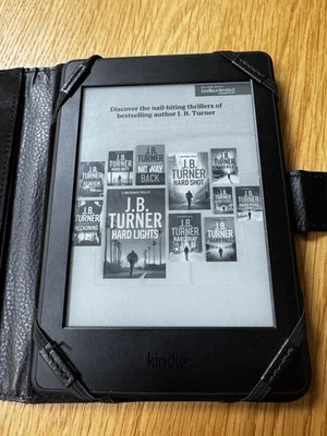 Amazon Kindle (7th Generation) 4GB Black,  TechGear pleather case. Bundle  - Image 1 of 4