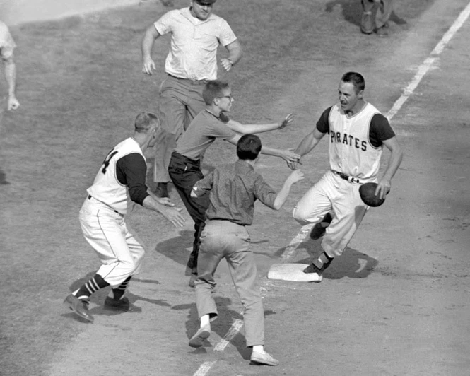 1960 Pittsburgh Pirates BILL MAZEROSKI Glossy 8x10 Photo World Series Poster - Image 1 of 1