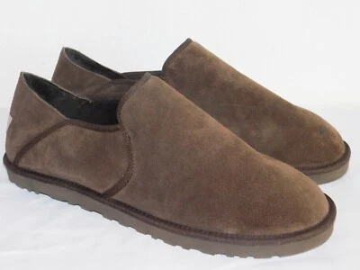NUEVO SIN CAJA ZAPATILLAS DE LANA DE GAMUZA ESPRESSO UGG KENTON PARA HOMBRE TALLA 17 TACÓN PLEGABLE 3010 Foto 1 de 3
