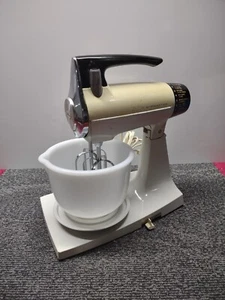 VINTAGE 12 SPEED SUNBEAM MIXMASTER D-208 805,WHITE GLASSBAKE BOWL, 2 BEATERS - Picture 1 of 7