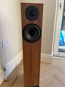 Spendor A2 loudspeakers (Walnut) - superb condition - Picture 1 of 7