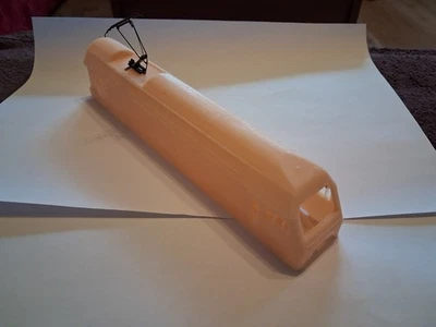 MARKENLOS SBB450/OHE Lok 216/ÖBB 1245 als Gehäuse unlackiert in Z bis Spur 1