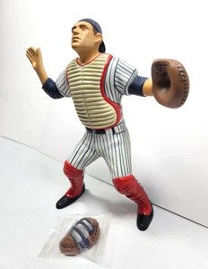 2001 Yogi Berra NY Yankees 7" Figure Hartland SCD - Picture 1 of 10