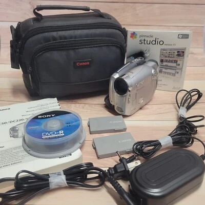 Canon DC220 DVD Camcorder with 35x Optical Zoom, Bundle *WORKS - Image 1 of 4
